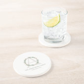 Diepe Salie Krans Monogram Drinkware Accent Set Zandsteen Onderzetter (Zijkant)