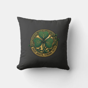 Diepe wortels, sterke geloof Keltische Shamrock Po Kussen