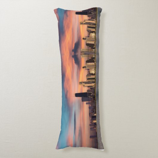 Diepe zonsondergang in Chicago Lichaamskussen (Voorkant Verticaal)
