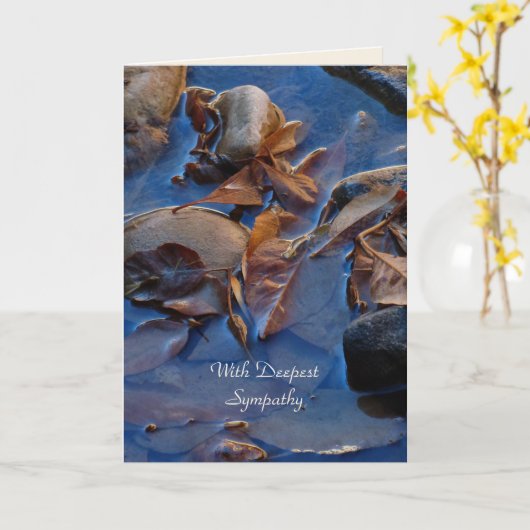 Diepste sympathie, herfstbladeren in blauw water kaart (Gele Bloem)