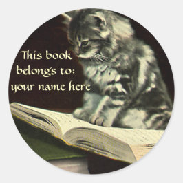  dier, kitten lezen van een boek boekenplaat ronde sticker