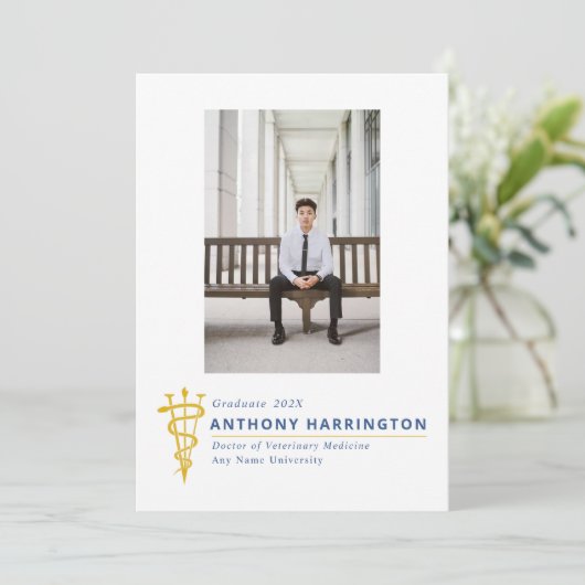 Dierenarts Afstuderen Aggie Blue Gold Aankondiging (Staand voorkant)