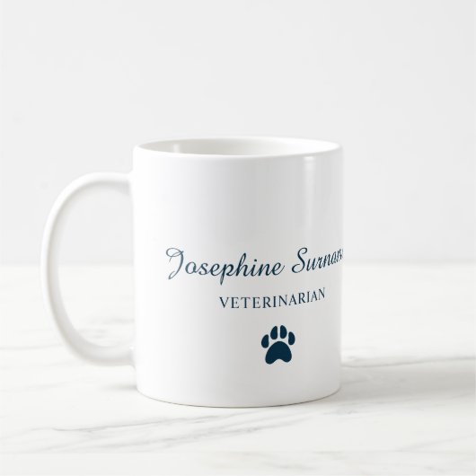 Dierenarts Dokter Dier Houdend Puppy Aangepaste Na Koffiemok (Links)