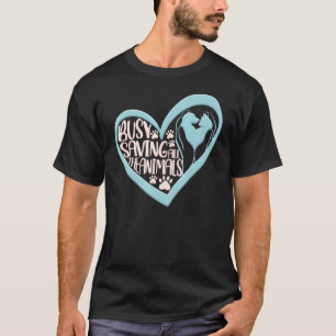 Dierenarts Vet Tech bezig met het redden van alle  T-shirt