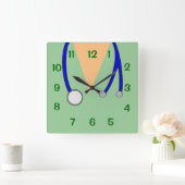 Dierenartsen met groene struiken en stethoscoop 4 vierkante klok (Huis)