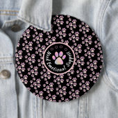 Dierenpootafdruk roze gepersonaliseerd ronde button 6,0 cm (In situ)