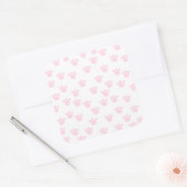 Dierenpootdruk. Licht roze en wit patroon. Vierkante Sticker (Envelop)