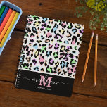 Dierenprint Leopard Chic Monogram 2025 Planner<br><div class="desc">Trendy Animal Print 2025 planner met een modern meerkleurig luipaardprintpatroon,  uw initialen en naam in een elegant handgeschreven lettertype.</div>