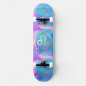 Dierenriem Leo Gold op kleurrijke achtergrond | Persoonlijk Skateboard (Voorkant)