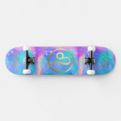 Dierenriem Leo Gold op kleurrijke achtergrond | Persoonlijk Skateboard (Horizontaal)