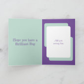 Dierenvriend voegt foto paarse groene verjaardag t kaart (Binnen)