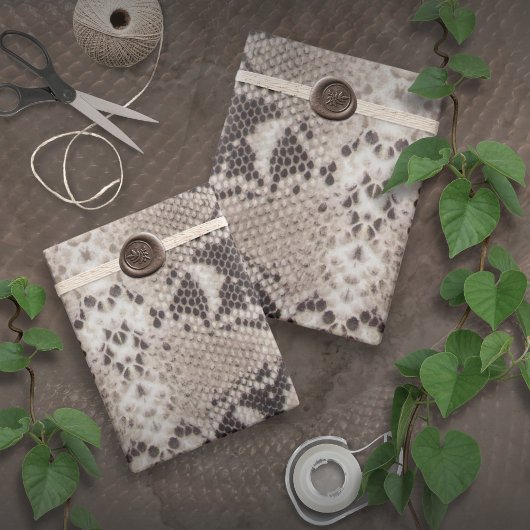 Dierprint Snakenleur Taupe Cadeaupapier