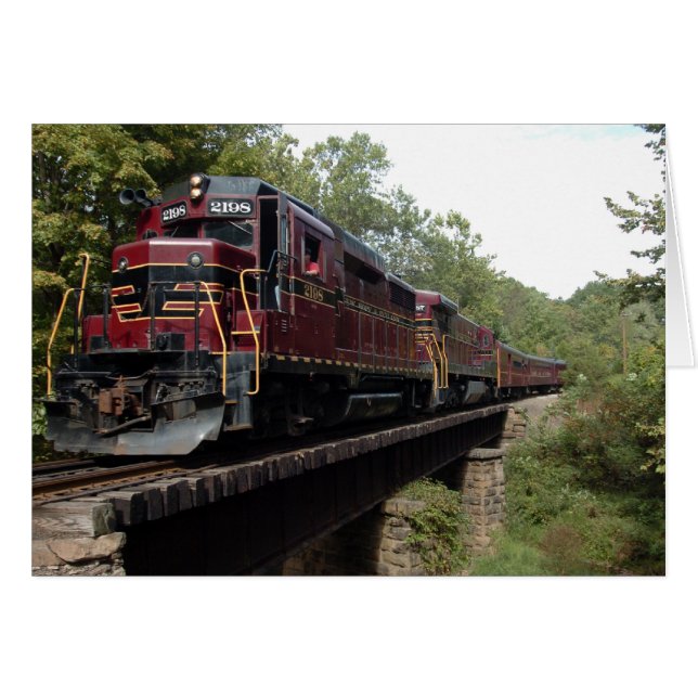 Diesel 2198 over de bomen (Voorkant Horizontaal)