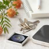 Digitaal verbeterd afbeelding van de Volledige Aar Sleutelhanger (Zijkant)