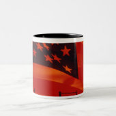 Digitale composiet van de Amerikaanse vlag Tweekleurige Koffiemok (Center)