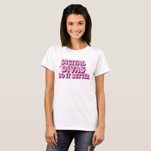 Digitale diva's doen het beter Mok - Funny Tech Gi T-shirt (Voorkant volledig)