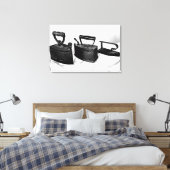 DIGITALE INKT op drie oude strijkijzers op canvasp Canvas Afdruk (Insitu (Slaapkamer))