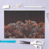Digitale kunst van dennenbomen met oranje kleurvle tissuepapier (Craft)