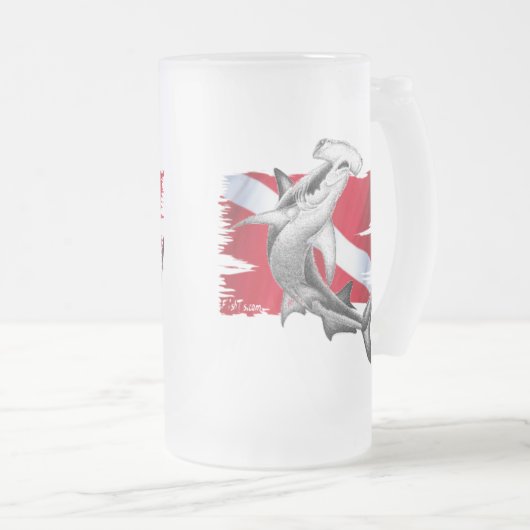 Dijvlag met hamerhaaienduiker omlaag matglas bierpul (Voorkant rechts)