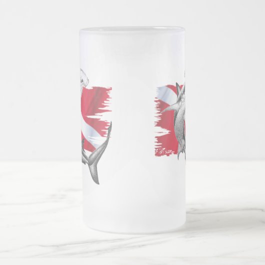 Dijvlag met hamerhaaienduiker omlaag matglas bierpul (Center)