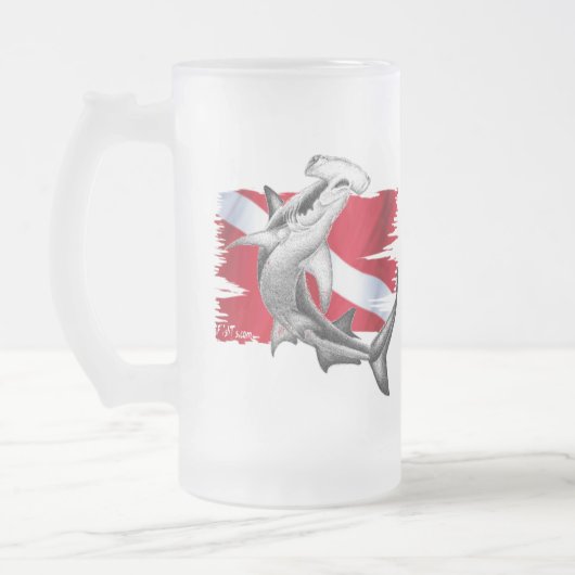 Dijvlag met hamerhaaienduiker omlaag matglas bierpul (Links)