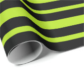 Dik- en dunne lingsteengroene en zwarte strepen cadeaupapier (Rol Hoek)