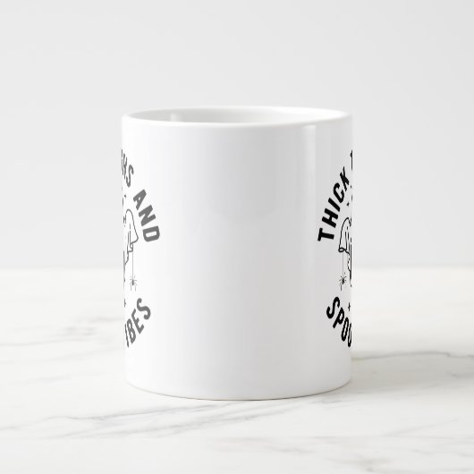 "Dikke dijen en griezelige vibes" Grote Koffiekop (Voorkant)