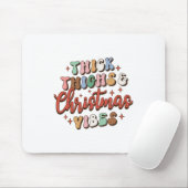 Dikke dijen met kerstcadeaus en kerstvibes muismat (Met muis)