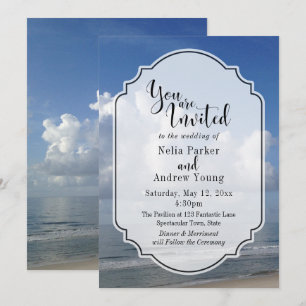 Dikke wolken boven strandfoto met badge Huwelijk 3 Kaart