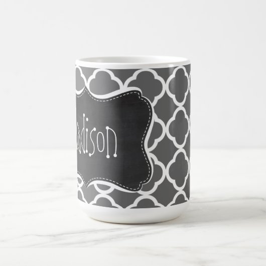 Dim Grey Quatrefoil; Chalkboardblik Koffiemok (Center)