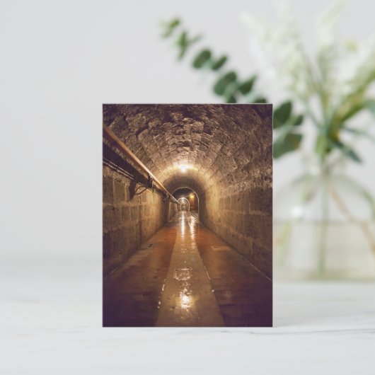 Dimly Lit Salt Mine Tunnel Briefkaart (Staand voorkant)