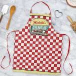 Diner Sign Retro 50s Mid-Century Modern Red Check Schort<br><div class="desc">Creëer uw eigen gepersonaliseerde, stijl diner schort uit de jaren 1950 met behulp van deze eenvoudige sjabloon. Deze coole retro keukenkunst heeft een licht verontruste rood-wit geruite achtergrond met bovenop een bord waarop "DINER" en "OPEN" staat in neon met ruimte voor u om uw eigen voor- of achternaam toe te...</div>