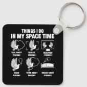 Dingen die ik doe in mijn ruimtetijd duif fokken d sleutelhanger (Achterkant)