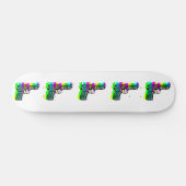 Dingen met Pistolen aan Skateboard (Horizontaal)