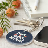 Dink. Reset. Repeat. | Moderne Pickleball Paddle Sleutelhanger (Voorkant Rechts)