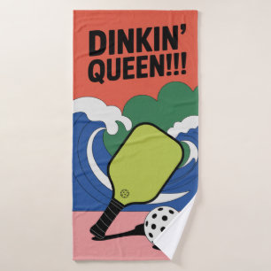 Dinkin’ Queen!! Retro Pickleball Paddle Sports Badhanddoek