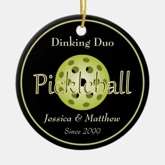 Dinking Duo Paar Pickleball Ball Keramisch Ornament (Voorkant)