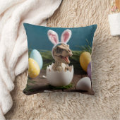 Dino Easter Surprise – Schattigee T-Rex in een Eas Kussen (Deken)