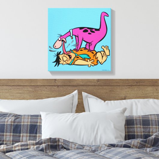 Dino Licking Fred Flintstone Canvas Afdruk (Insitu (Slaapkamer))