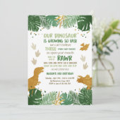 Dino Party Boy Green en Gold Dinosaur Birthday Kaart (Staand voorkant)