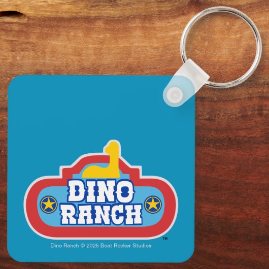 Dino Ranch | De ranchers rijden! Sleutelhanger (Achterkant)