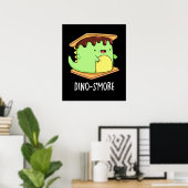 Dino-smore Funny Dinosaur Smore Pun Dark BG Poster (Thuiskantoor)