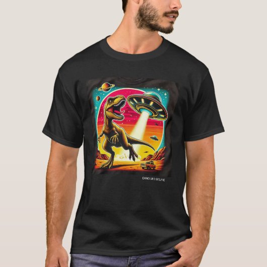 Dino UFO Selfie: Alien Encounter (Man Tshirt) #08 T-shirt (Voorkant)