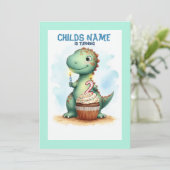 Dino wordt 2 jaar kaart (Staand voorkant)