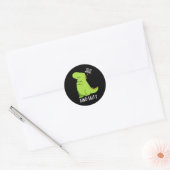 Dino-zoutige Grappige Dinosaur Pun Donkere BG Ronde Sticker (Envelop)