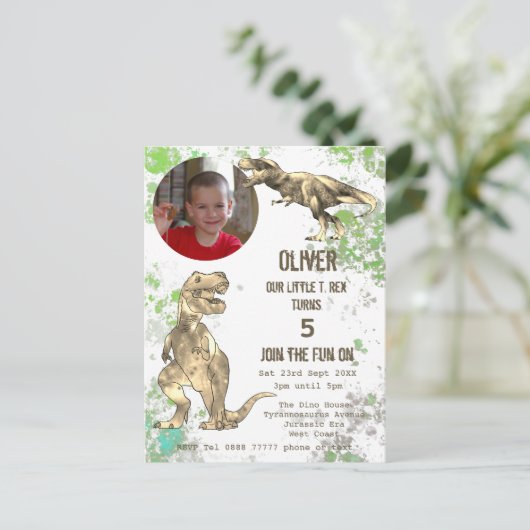 Dinosaur 5th Birthday Party T Rex boys Foto groen Uitnodiging Briefkaart (Staand voorkant)