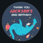 Dinosaur Astronaur Outer Space Kids Birthday Party Ronde Sticker<br><div class="desc">Kute party gunsten voor kinderen,  jongens of meisjes die van de ruimte houden,  astronomie,  planeten,  raketten en de ruimte. Ideaal voor kinderen op verjaardagsfeestje,  feestvieren en dankjewel op het label. U kunt de tekst voor baby shower of andere gelegenheid en partij ook aanpassen.</div>