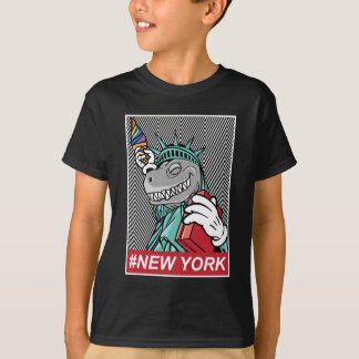 Dinosaur beeld van de vrijheid in New York T-shirt