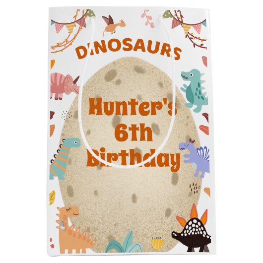 Dinosaur Birthday Party with Giant Dino Egg Medium Cadeauzakje (Voorkant)