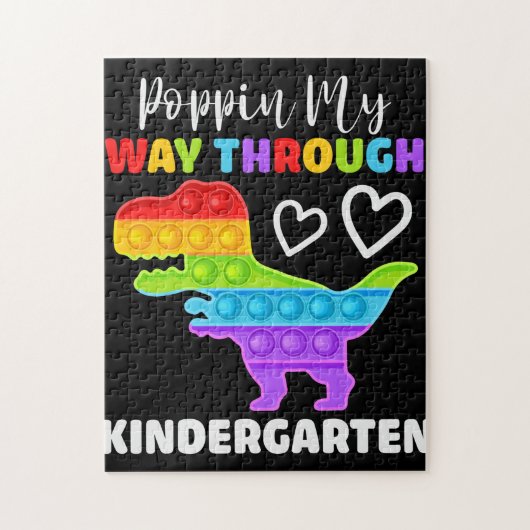 Dinosaur dendert door de kleuterschool legpuzzel (Verticaal)
